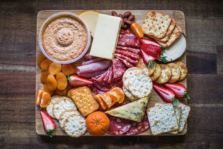 10 Best Charcuterie Crackers