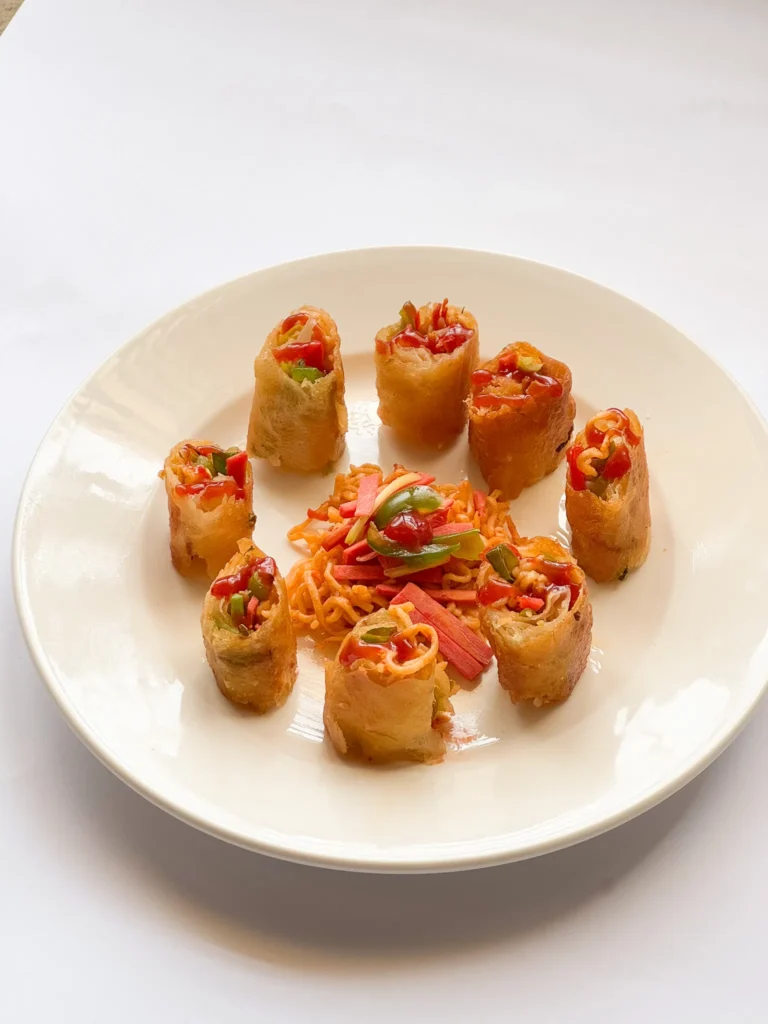 The spin wheel decor of the spicy noodles plating.
