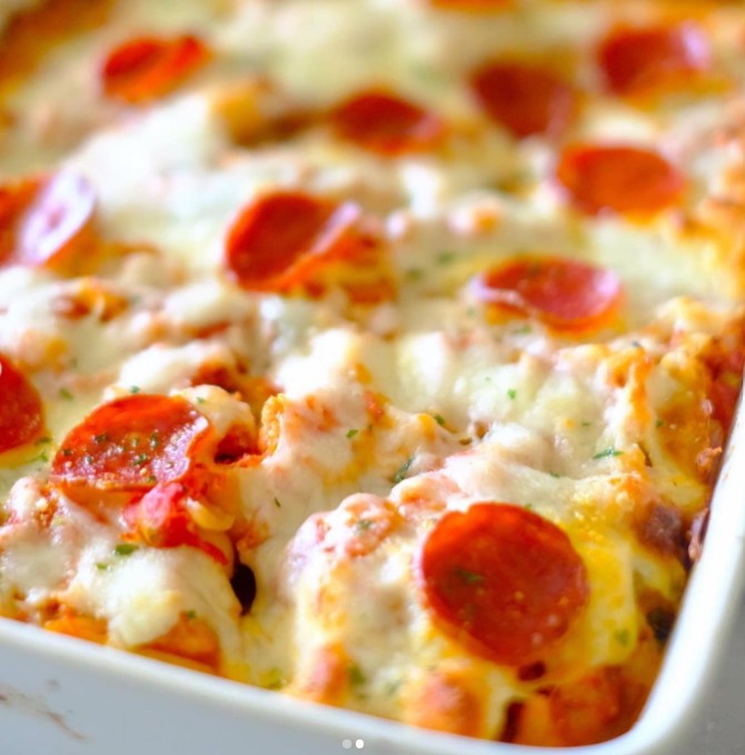 Baked Cauliflower Pizza Casserole Dinner ingredients