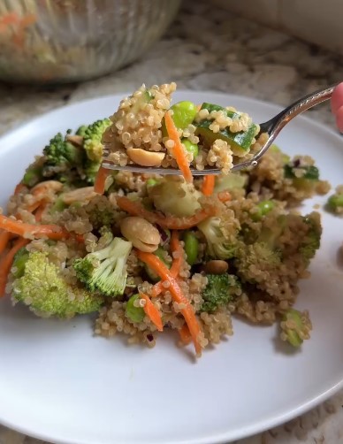 Easy 20-Minute Thai Quinoa Salad