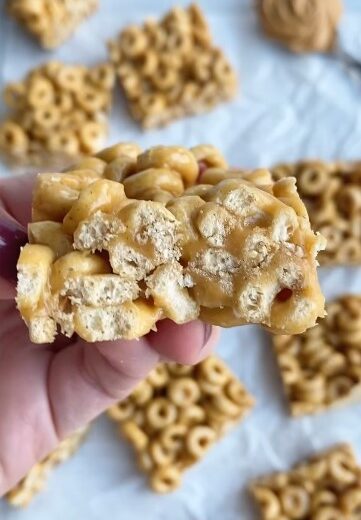 no-bake peanut butter cheerio bars