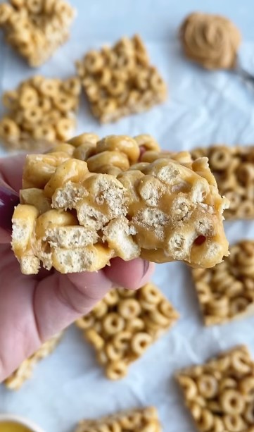 No-Bake Peanut Butter Cheerio Bars