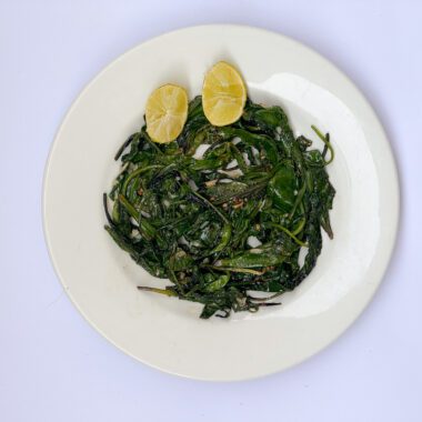 garlic butter spinach with lemon spices