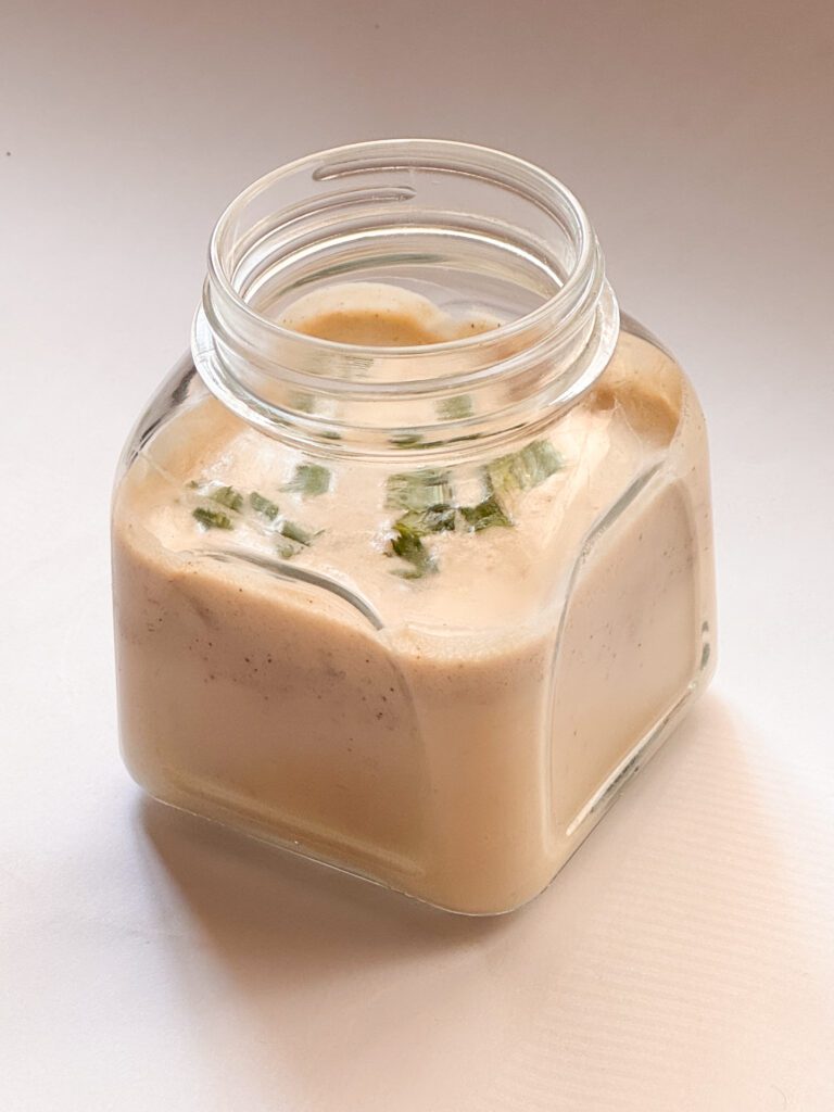 garlic white pasta sauce in jar