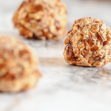 Spiced Pecan Pumpkin Pie Cheesecake Balls