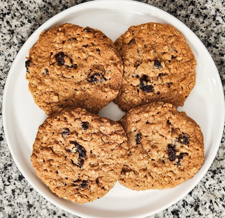 Oatmeal Raisin Cookies With Cinnamon