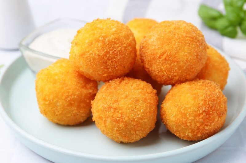 Crispy Fried Cheese Balls - Cheese Ball Bites