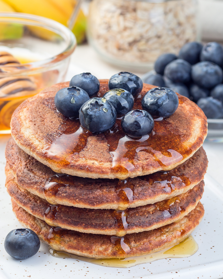 3 ingredient Banana Oatmeal Pancakes