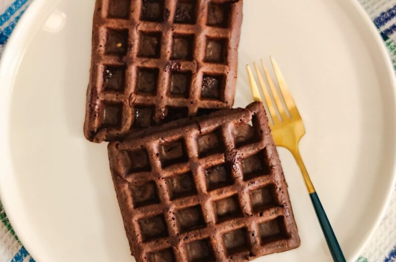 Brownie Waffles (No Flour Needed)