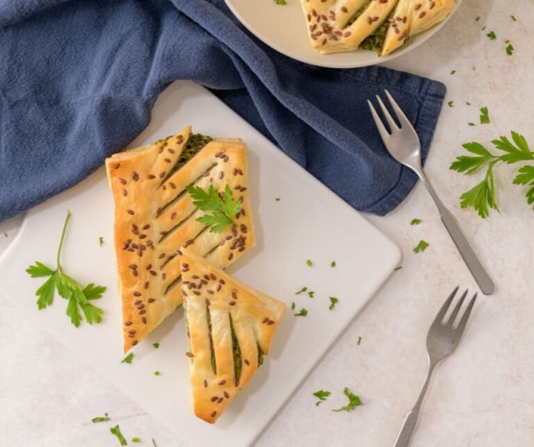 Easy Spinach and Ricotta Puff Pastry Pie for Brunch, Parties & Potlucks