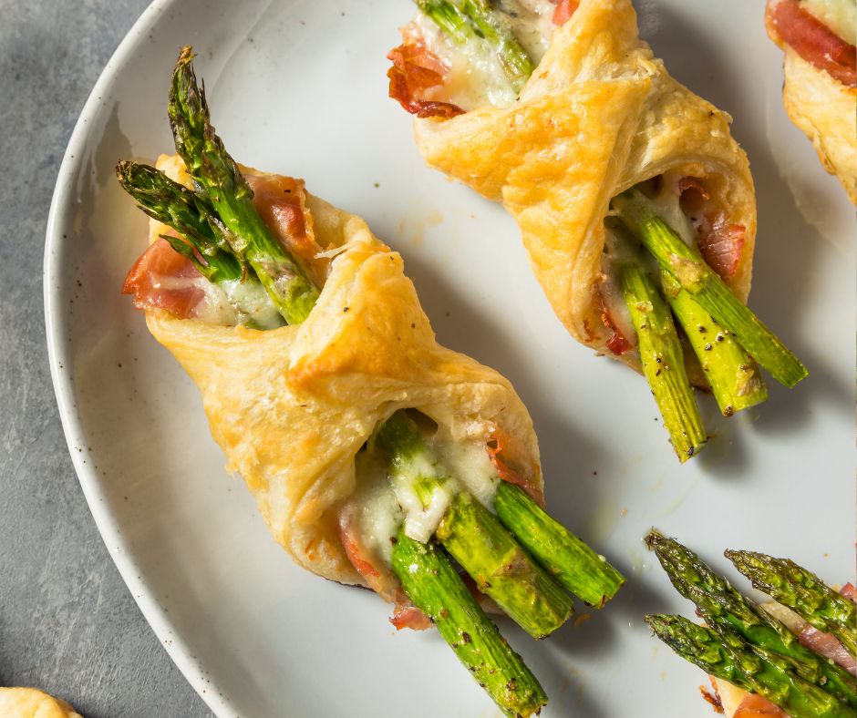 Asparagus Wrapped in Puff Pastry and Prosciutto