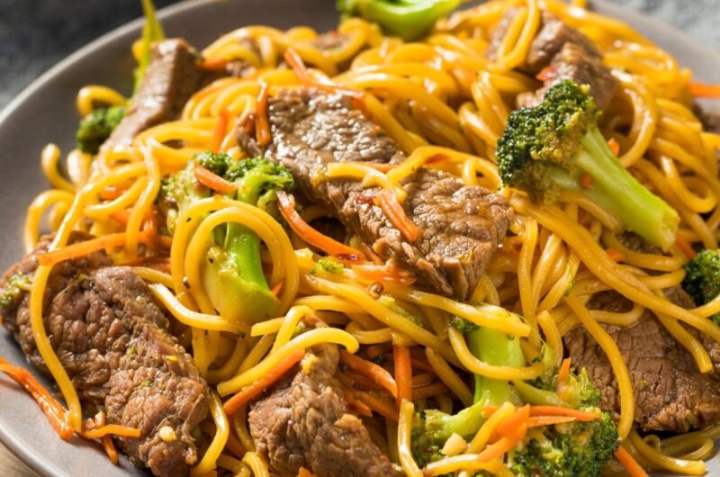 Homemade Beef Lo Mein Noodles with Julienned Carrots and Broccoli