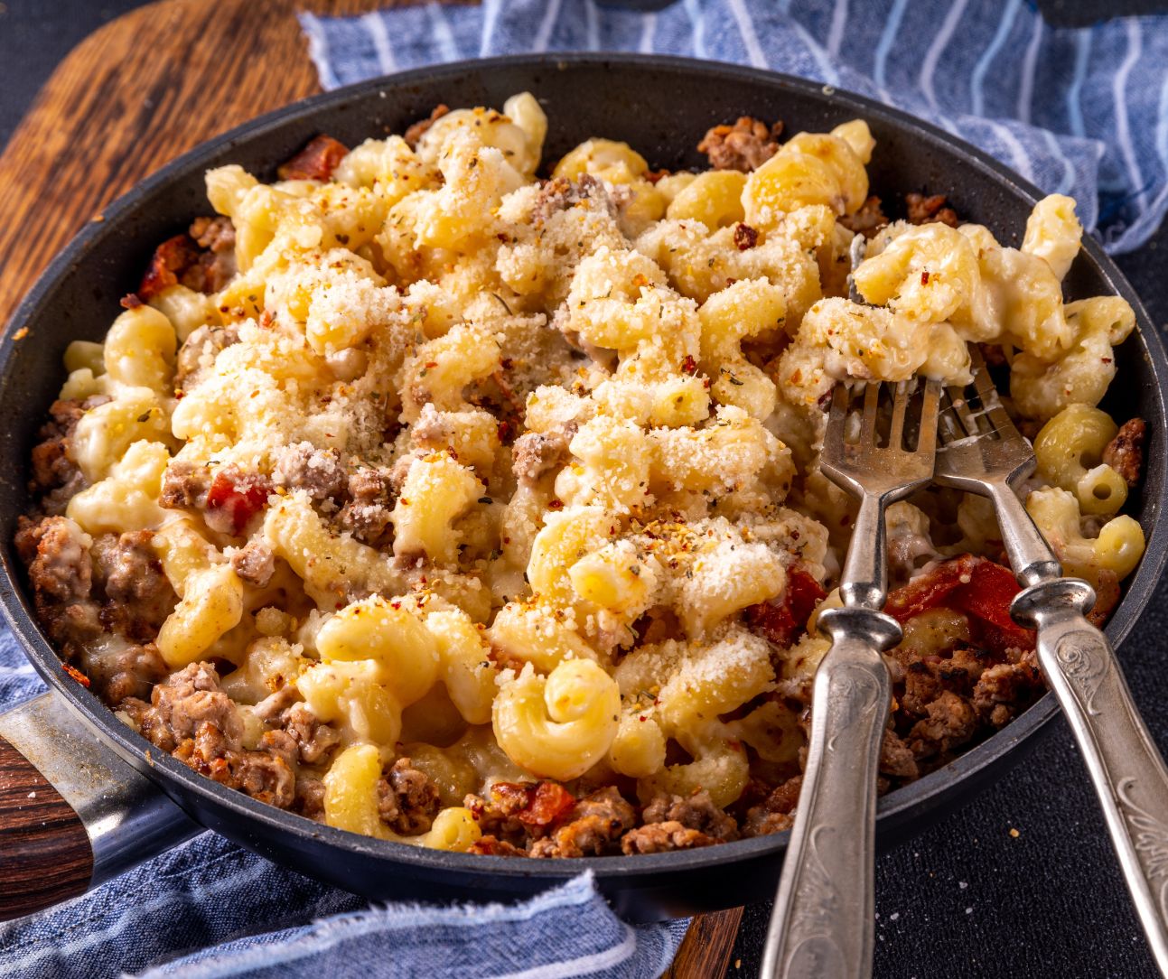One Skillet Cheeseburger Mac and Cheese