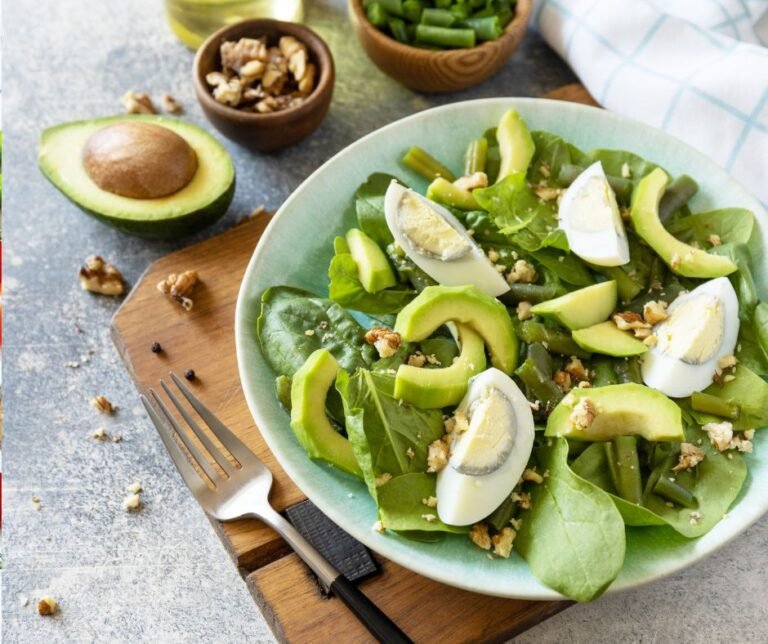 Healthy Avocado Spinach Salad with Boiled Eggs and Walnuts