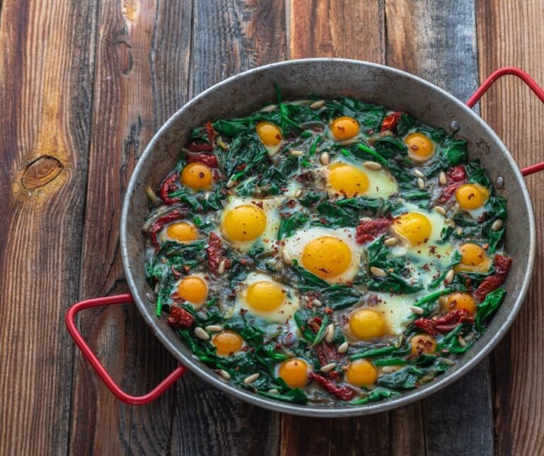 Turkish Fried Egg with Spinach and Pine Nuts – çılbır