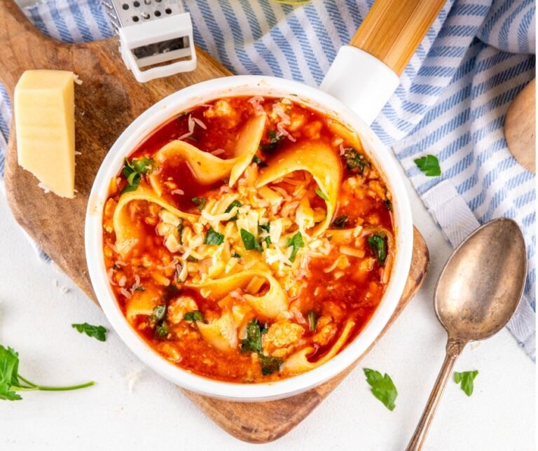 Chicken Lasagna Soup with Tomato Sauce and Ground Chicken