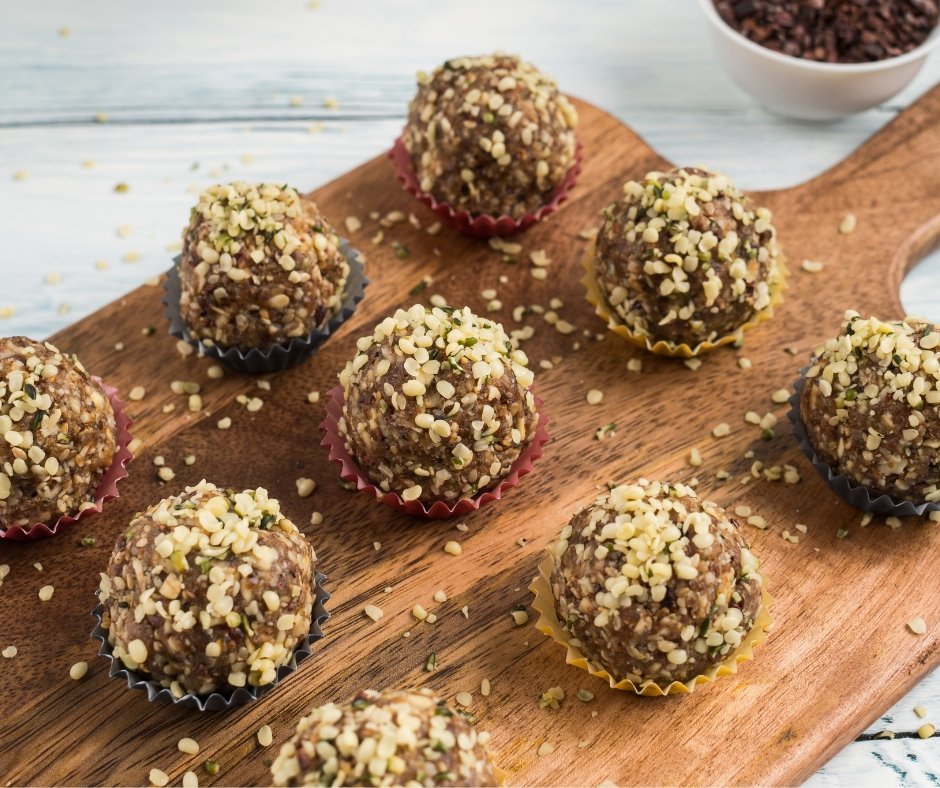 Energy Protein Balls with Dates and Hemp Seeds
