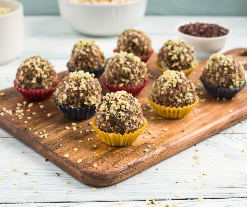 Energy Protein Balls with Dates and Hemp Seeds