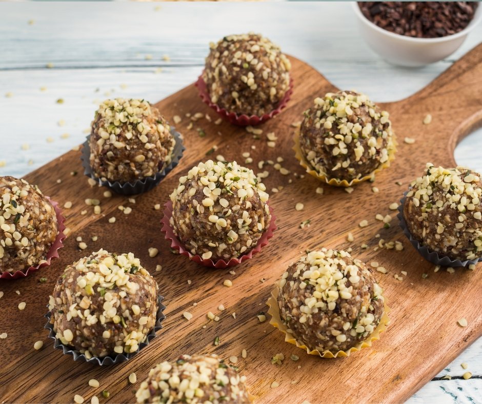 Energy Protein Balls with Dates and Hemp Seeds