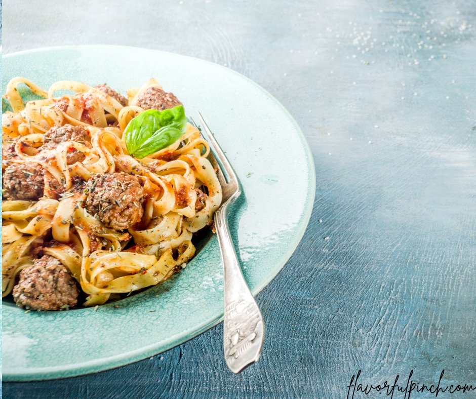 Fettuccine Pasta with Meatballs in Tomato Sauce