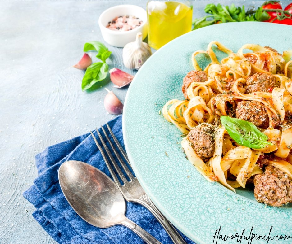 Fettuccine Pasta with Meatballs in Tomato Sauce