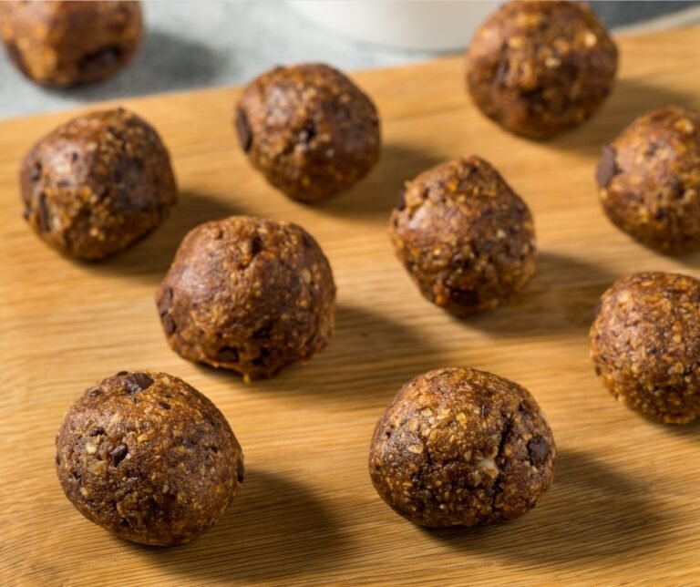 Homemade Chocolate Oatmeal Energy Balls