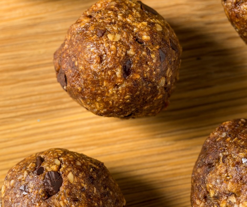 Homemade Chocolate Oatmeal Energy Balls