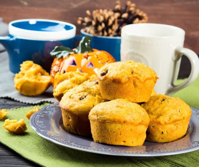 Pumpkin and Apple Muffins with Raisin