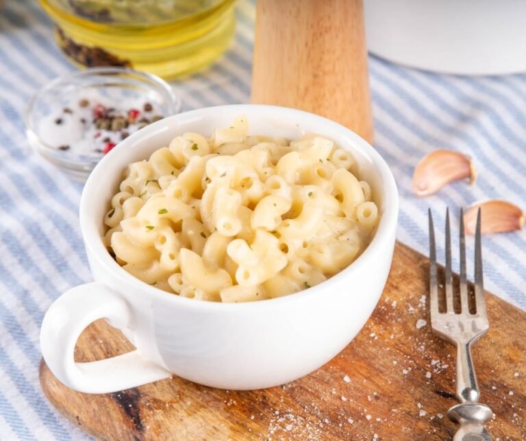 Quick and Easy Microwave Mac and Cheese Under 10 Minutes