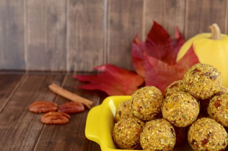 Pumpkin Pecan Date Oat Breakfast Energy Balls